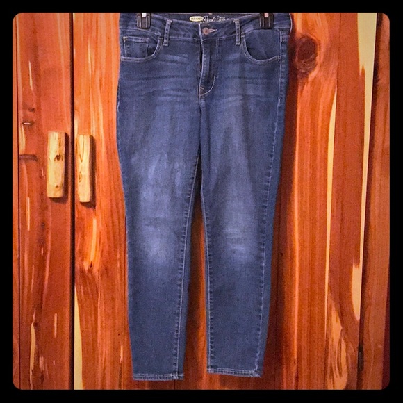 Old Navy Pants - Old Navy mid size rockstar jeans 4 regular